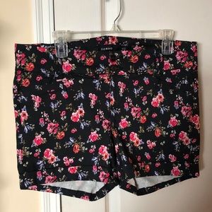 Torrid floral stretch shorts size 14